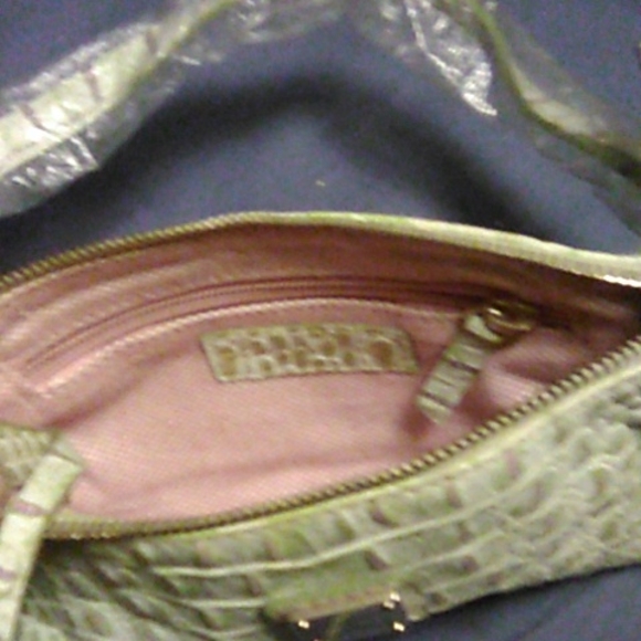 Dooney & Bourke - Picture 3 of 4